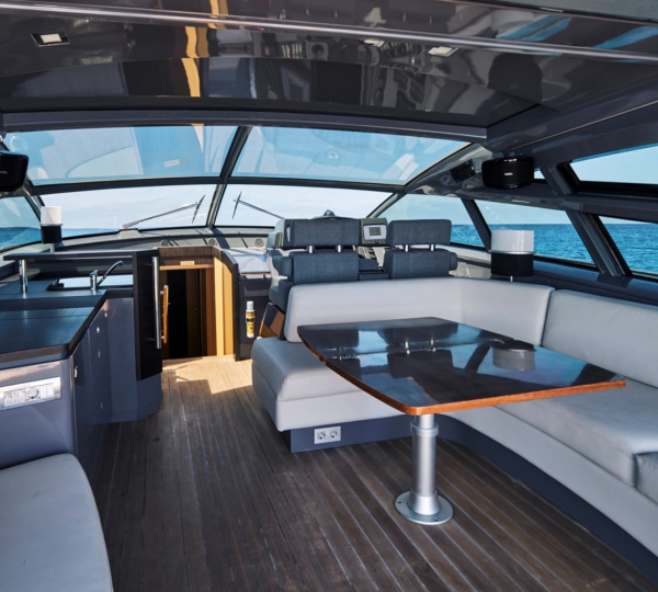 Opendeck Mini Dining With Relaxation Area