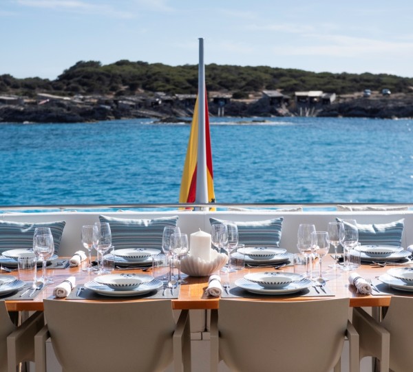 Opendeck Dining Area