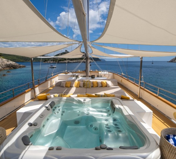 Opendeck With Sunbathing Area