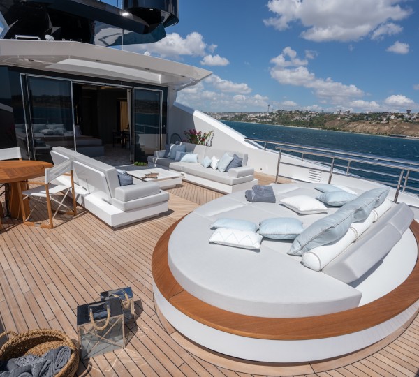 Owner's Deck Aft Sitting Area