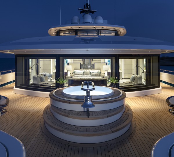 Owner's Deck With Jacuzzi