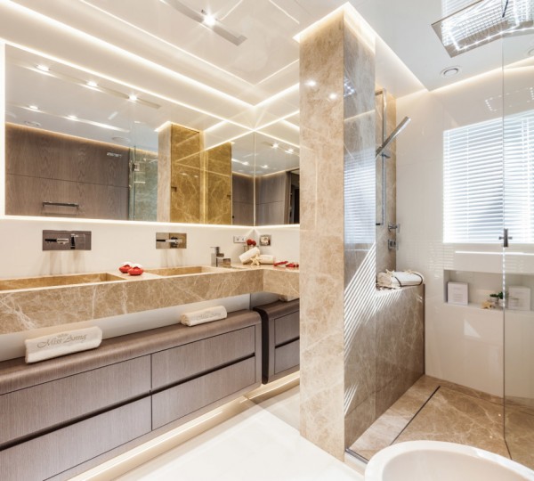 PODEROSO Ensuite Bathroom