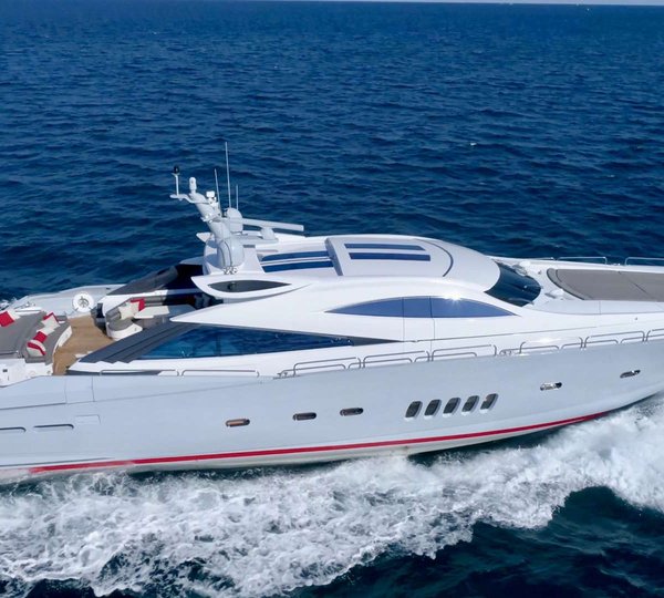 PRIVEE Yacht Running