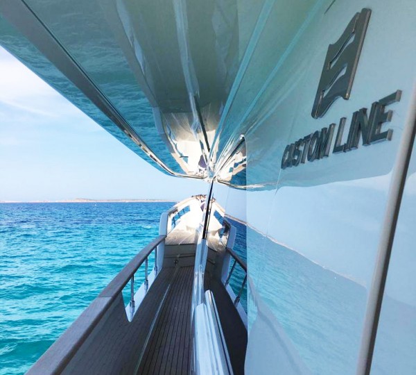 Palgremat Exterior - Side Walkway