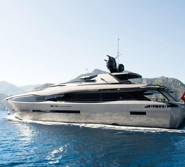 Peri Motor Yacht FX - Chartering