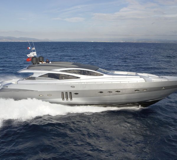 Pershing Sistership Yacht SOLARIS  