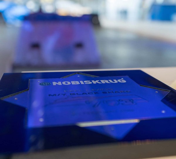 Plate With The Keel Laying Coin