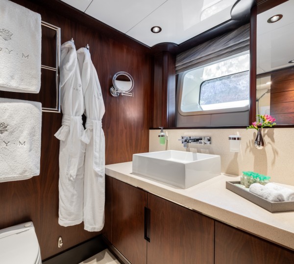 Port Aft Double Twin Ensuite