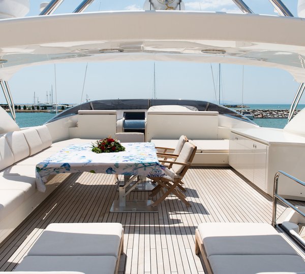 Posillipo Yacht THEORIS - Sundeck And Dining