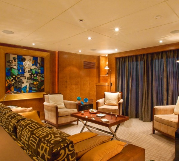 QUEEN AIDA Interior - Main Living Area