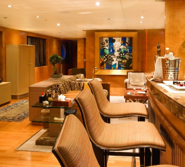 QUEEN AIDA Interior - Main Living Area