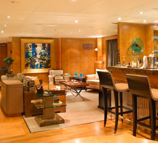 QUEEN AIDA Interior - Main Living Area