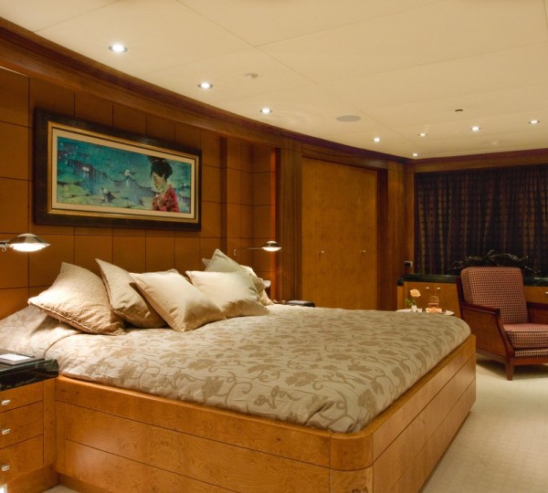 QUEEN AIDA Interior - Master Cabin