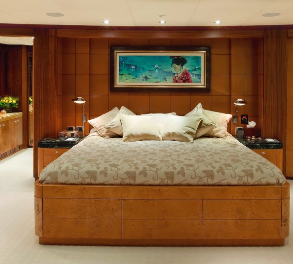 QUEEN AIDA Interior - Master Cabin