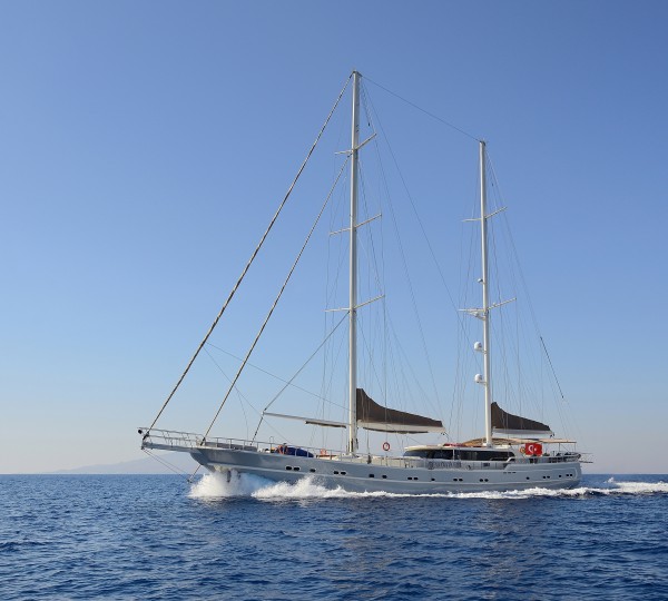 Queen Of Salmakis Cruising Profile