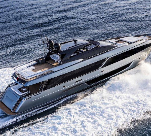 Riva 110' Dolcevita Aerial View Running