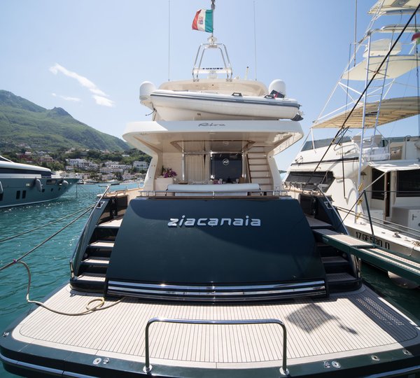 Riva Yacht ZIA CANAIA - Stern View