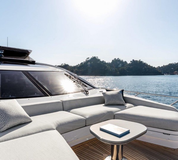 S8 Fore Lounge Area 2