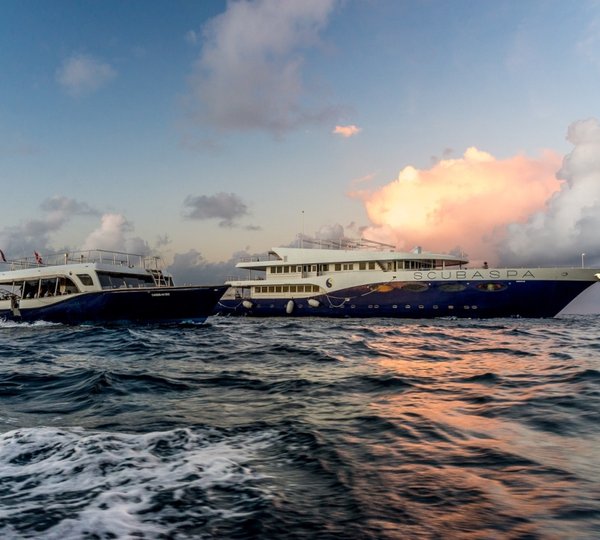 SCUBASPA With Dive Boat