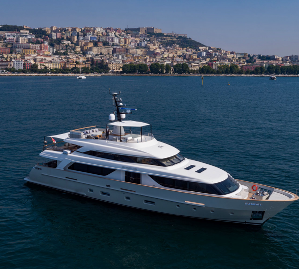 SD112 By Sanlorenzo At Anchor In The Mediterranean