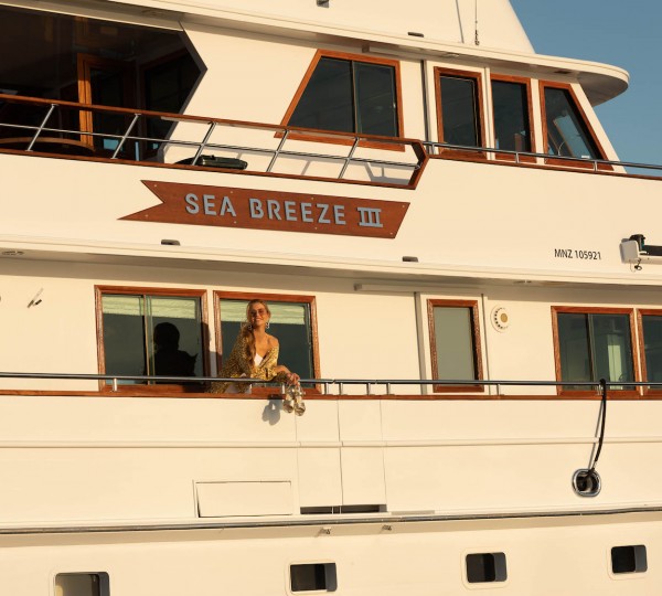 SEA BREEZE III With Model On Side Deck
