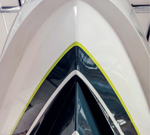 SHERPA XL HULL 2 Exterior - Bow Detail