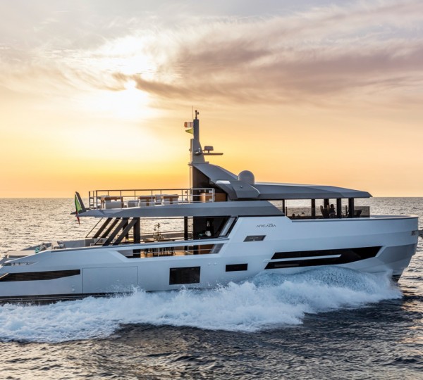 SHERPA XL HULL 2 Exterior - Cruising