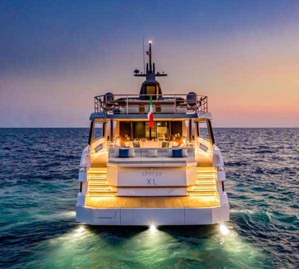 SHERPA XL HULL 2 Exterior - Stern