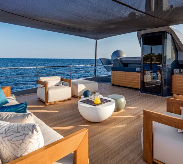 SHERPA XL HULL 2 Exterior - Sun Deck Seating