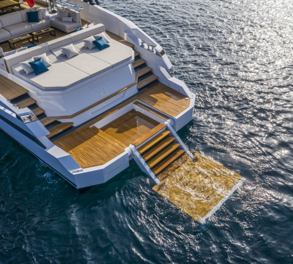 SHERPA XL HULL 2 Exterior - Swimming Platform