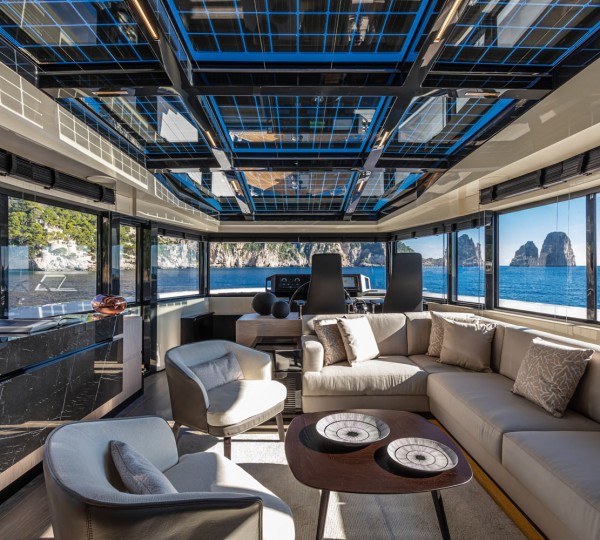 SHERPA XL HULL 2 Interior - Main Salon Winter Garden