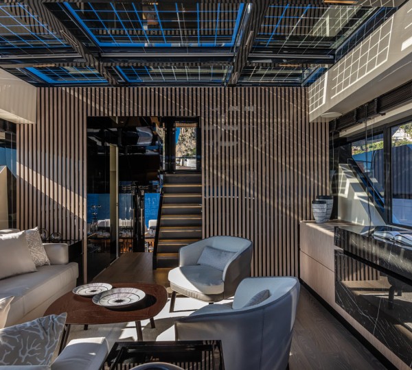 SHERPA XL HULL 2 Interior - Main Salon Winter Garden