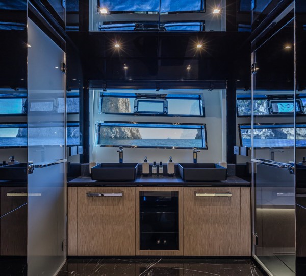 SHERPA XL HULL 2 Interior - Master Ensuite