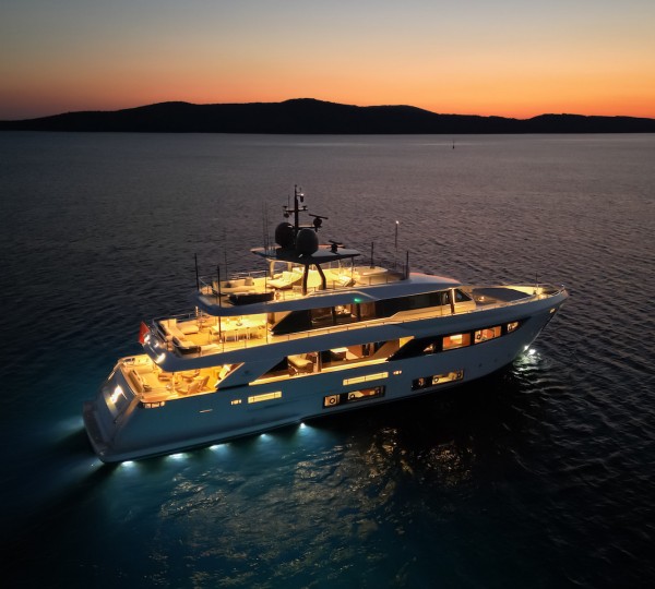 SK Yacht By Night