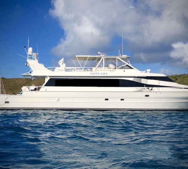 SUITE LIFE Charter Yacht