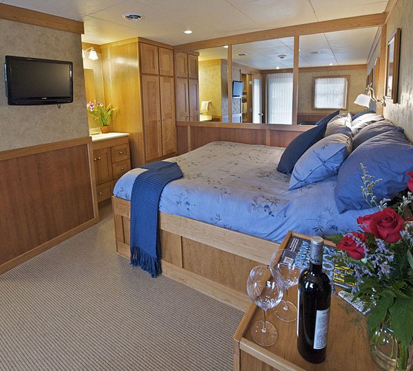 Safari Explorer Captain Stateroom