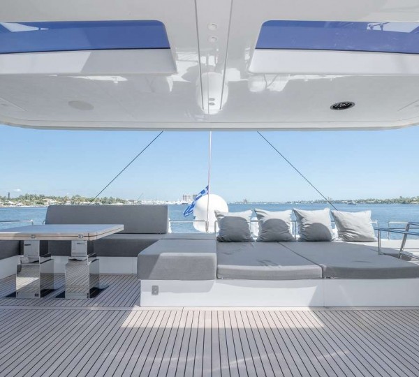 Sailing Catamaran AMAYA Fly Bridge