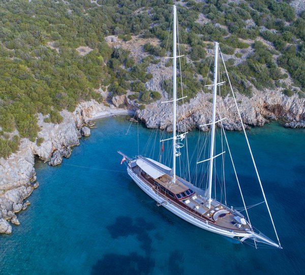Sailing Yacht HIC SALTA