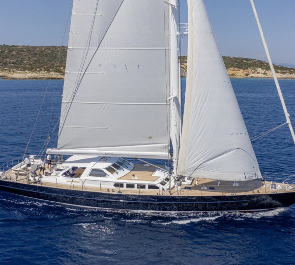 Sailing Yacht NOMMO