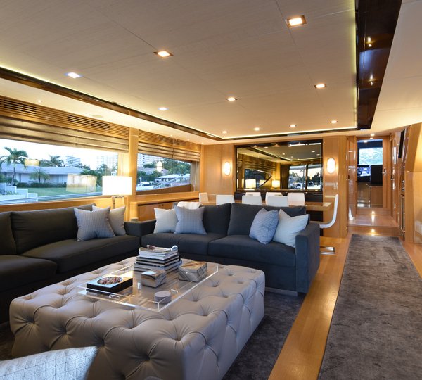 Salon Lounge View Forward