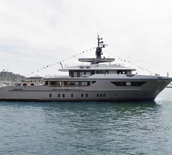 Sanlorenzo 460Exp-128 Launched