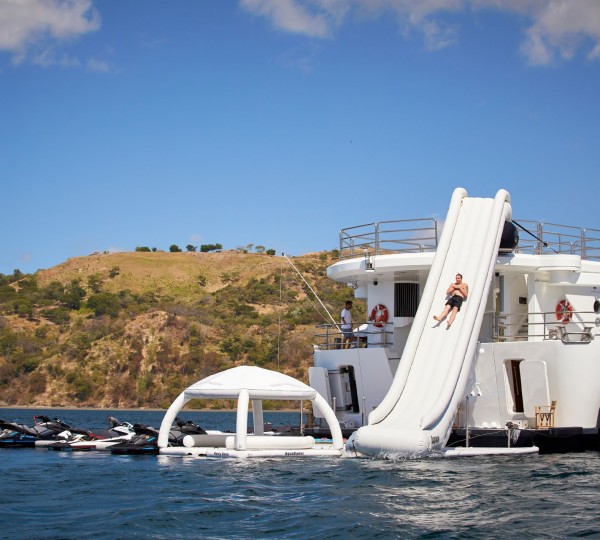 Senses Yacht With Water Slide And Toys