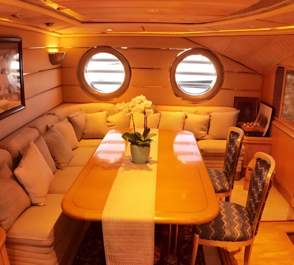 Shana Super Yacht Dining Saloon