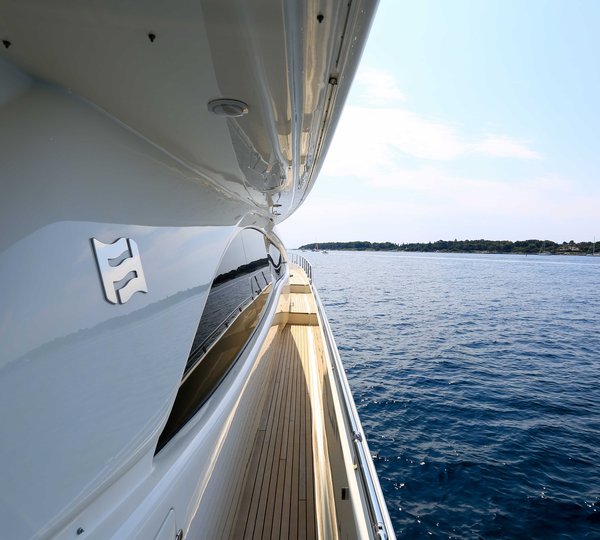 Side Deck Leading Forward