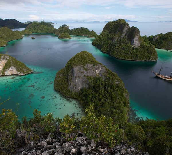 Silolona Indonesian Sailing