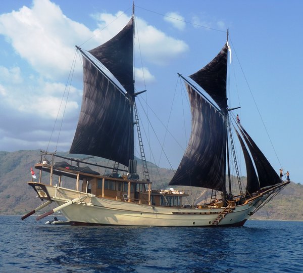 Silolona Under Sail