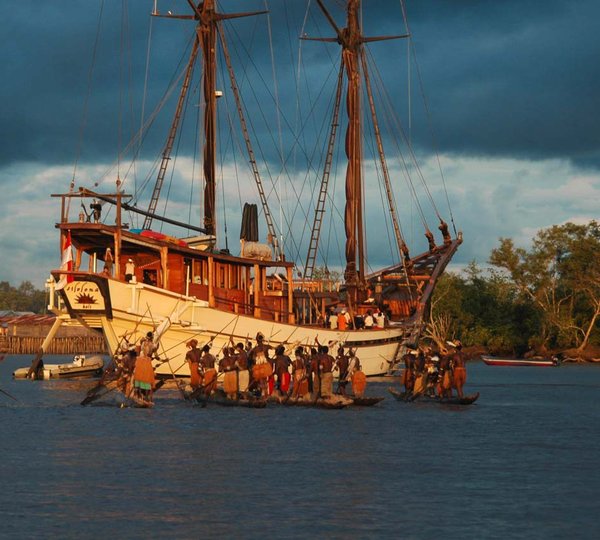 Silolona Sailing Yacht Welcoming