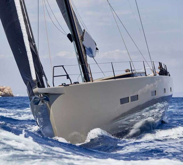 Sistership - Bow Underway