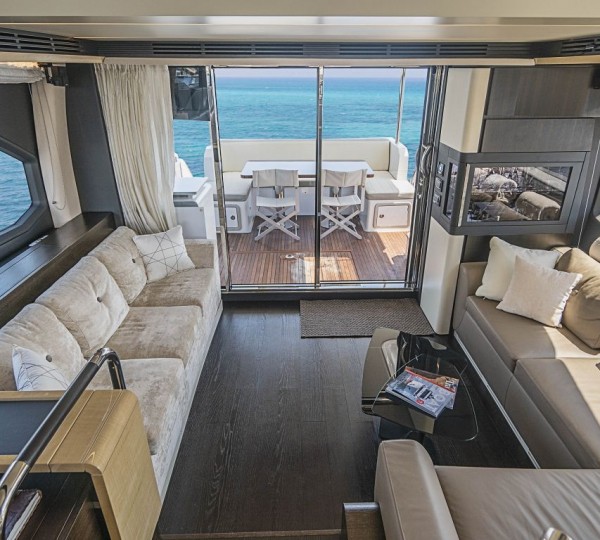 Sistership - Main Salon