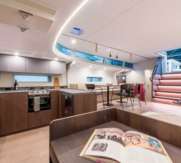 Sistership - Salon With Galley